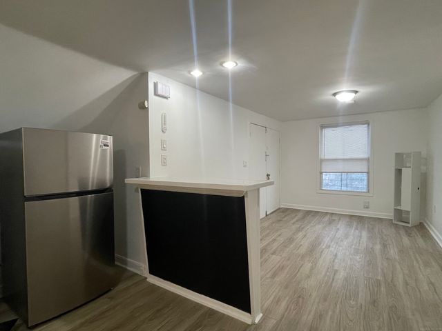 263 Jefferson Street 3rd floor, Bridgeport, CT 06607