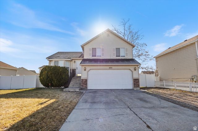 1453 W LANCELOT DR, West Valley City, UT 84119
