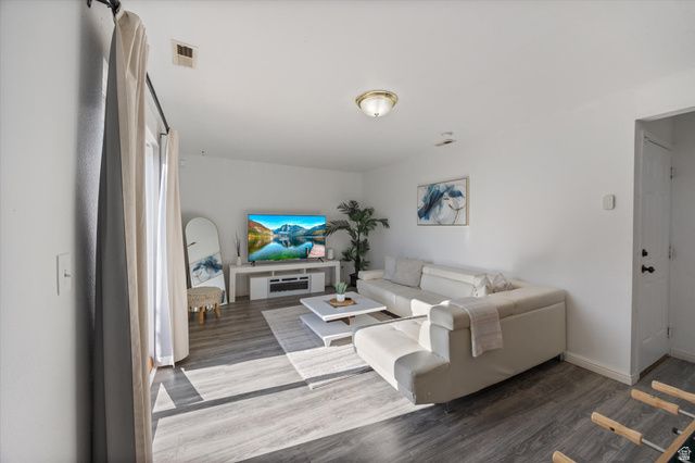 1453 W LANCELOT DR, West Valley City, UT 84119