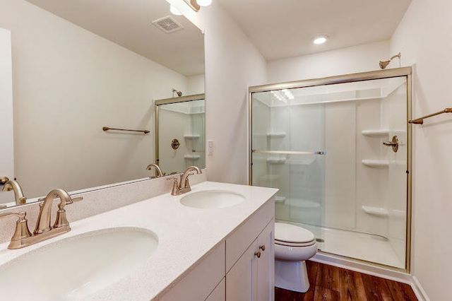 5682 Sablewood Street Collins, North Charleston, SC 29406