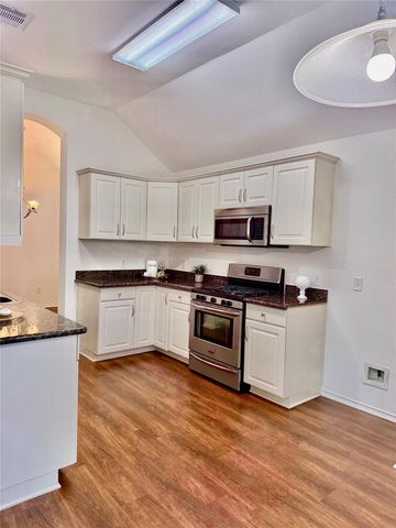 962 Oak Lynn Drive, Conroe, TX 77378