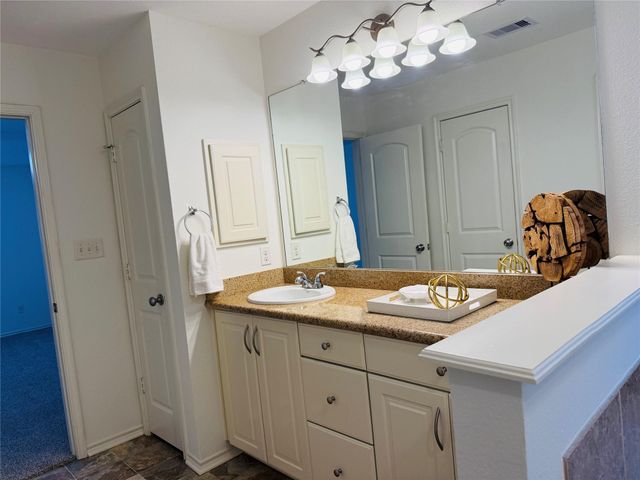 962 Oak Lynn Drive, Conroe, TX 77378