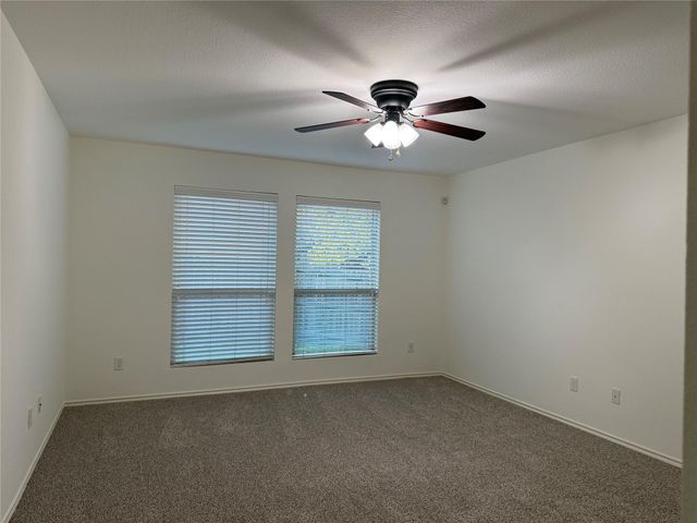 962 Oak Lynn Drive, Conroe, TX 77378