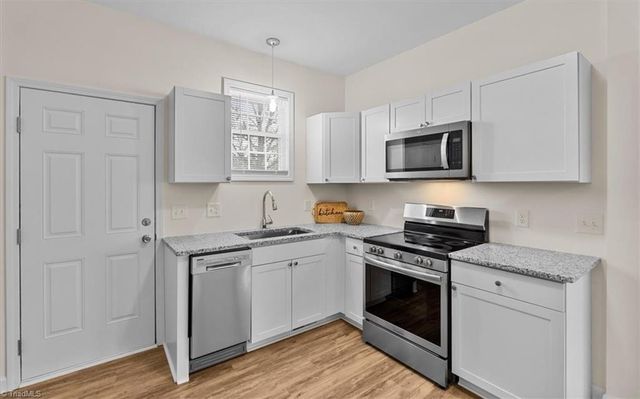 490 W Dameron Avenue, Liberty, NC 27298