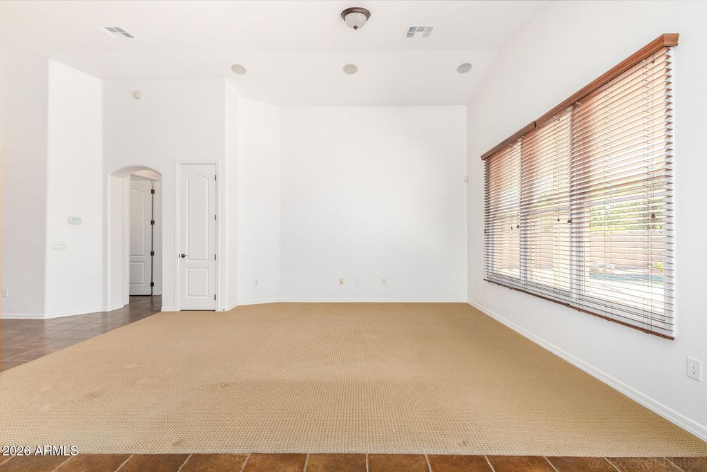 Image 11 of property listing at 2313 E DOGWOOD Drive, Chandler, AZ 85286