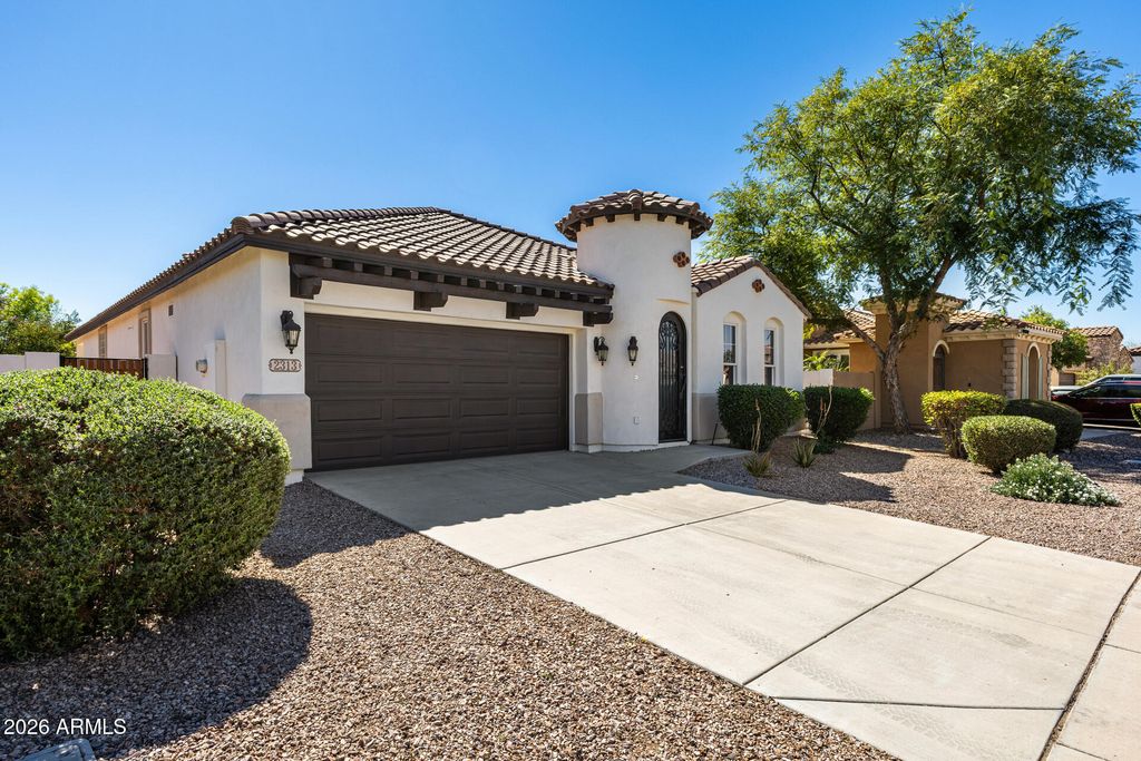 Image 5 of property listing at 2313 E DOGWOOD Drive, Chandler, AZ 85286