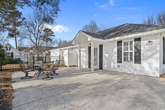 1523 27th Ave. N, North Myrtle Beach, SC 29582