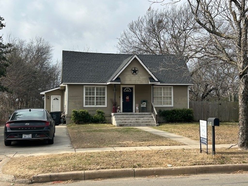 1019 N Anglin Street, Cleburne, TX 76031 — exterior