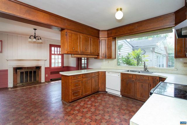 293 LLAMA FARM RD, Charlottesville, VA 22902