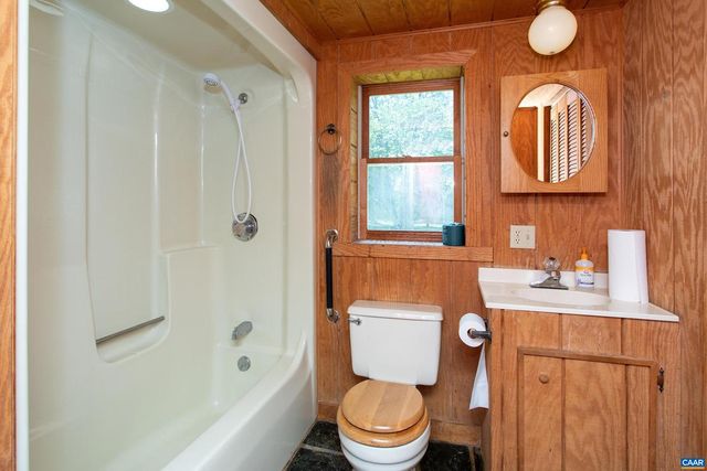 293 LLAMA FARM RD, Charlottesville, VA 22902