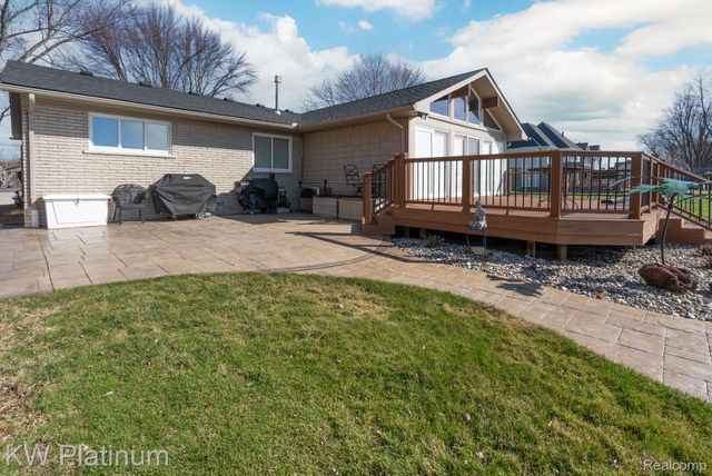 48218 Harbor Drive, Chesterfield Township, MI 48047
