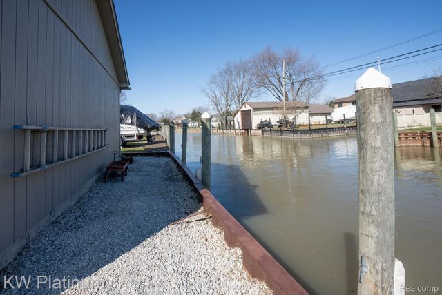 48218 Harbor Drive, Chesterfield Township, MI 48047