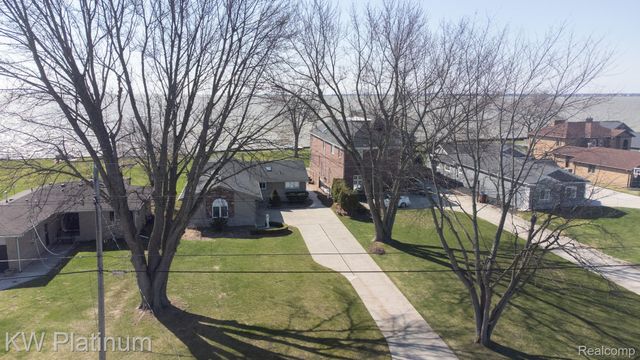 48218 Harbor Drive, Chesterfield Township, MI 48047