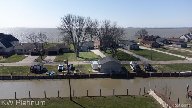 48218 Harbor Drive, Chesterfield Township, MI 48047