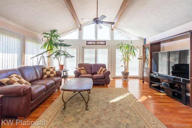 48218 Harbor Drive, Chesterfield Township, MI 48047