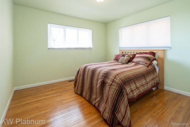 48218 Harbor Drive, Chesterfield Township, MI 48047