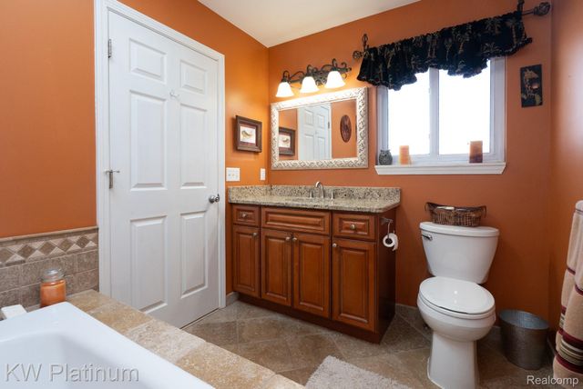 48218 Harbor Drive, Chesterfield Township, MI 48047