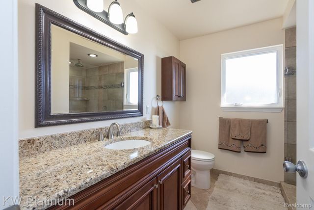 48218 Harbor Drive, Chesterfield Township, MI 48047