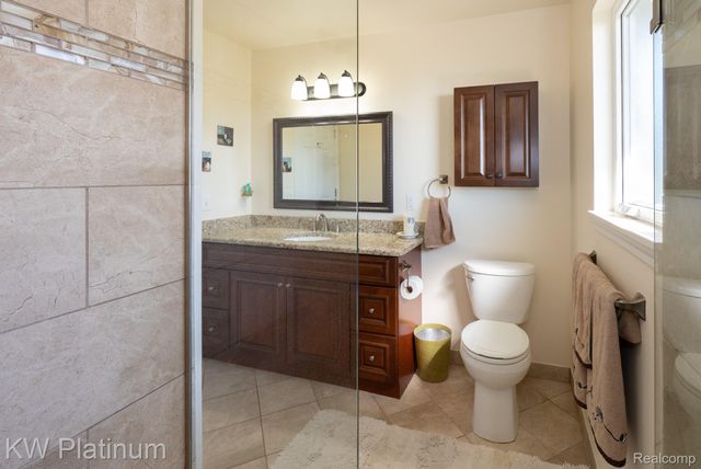 48218 Harbor Drive, Chesterfield Township, MI 48047