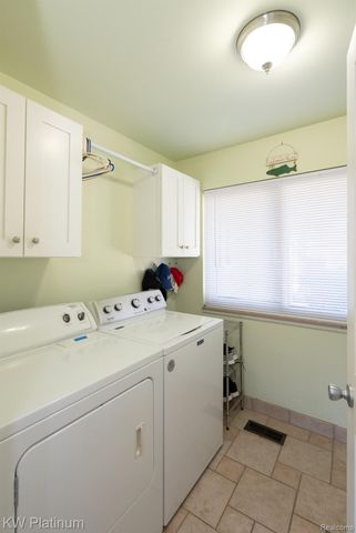 48218 Harbor Drive, Chesterfield Township, MI 48047