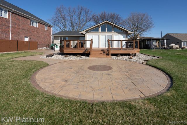48218 Harbor Drive, Chesterfield Township, MI 48047