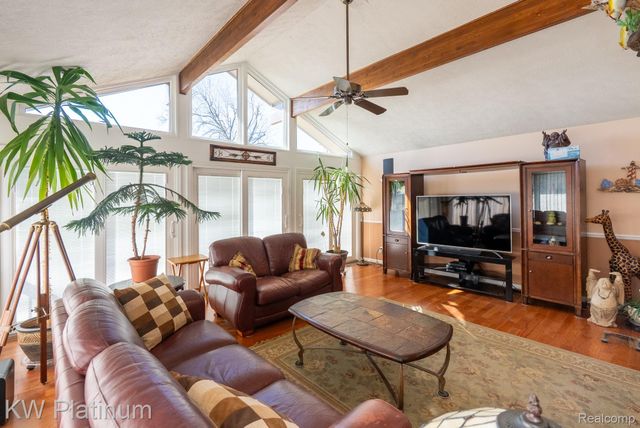 48218 Harbor Drive, Chesterfield Township, MI 48047