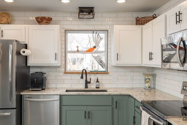 2411 N Bronze Tree Drive, Fayetteville, AR 72703