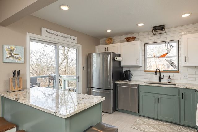 2411 N Bronze Tree Drive, Fayetteville, AR 72703