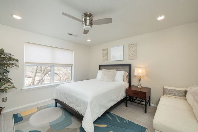 2411 N Bronze Tree Drive, Fayetteville, AR 72703