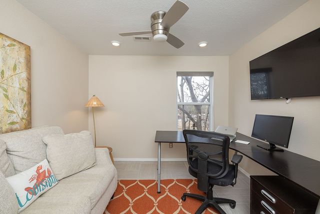 2411 N Bronze Tree Drive, Fayetteville, AR 72703