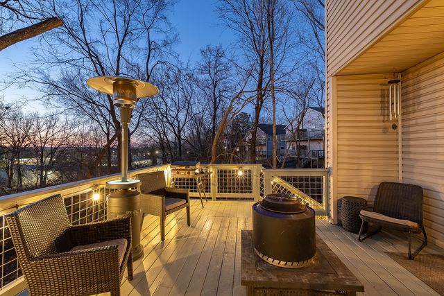 2411 N Bronze Tree Drive, Fayetteville, AR 72703