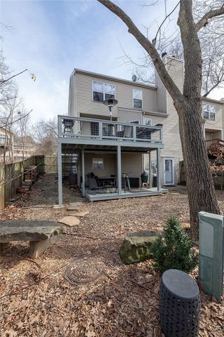 2411 N Bronze Tree Drive, Fayetteville, AR 72703