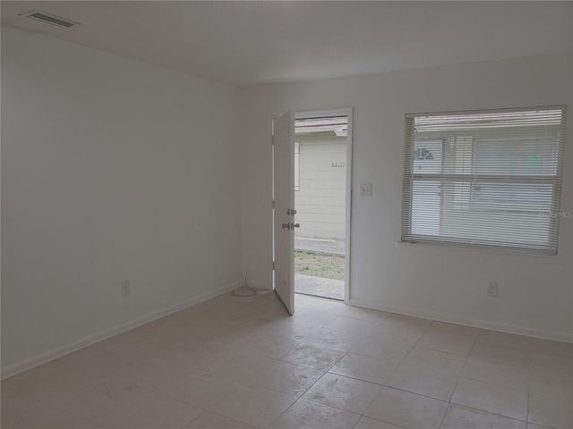 8215 KLONDYKE STREET, Tampa, FL 33604