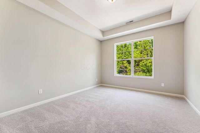 6040 Naughten Pond Drive, Columbus, OH 43213