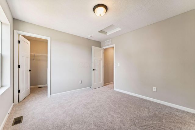 6040 Naughten Pond Drive, Columbus, OH 43213