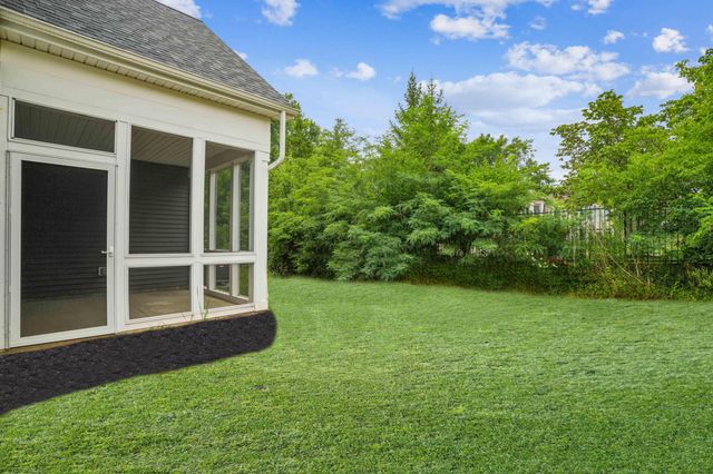 6040 Naughten Pond Drive, Columbus, OH 43213