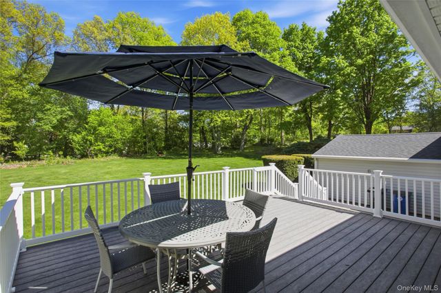 32 Meadow Ridge Road, Brewster, NY 10509