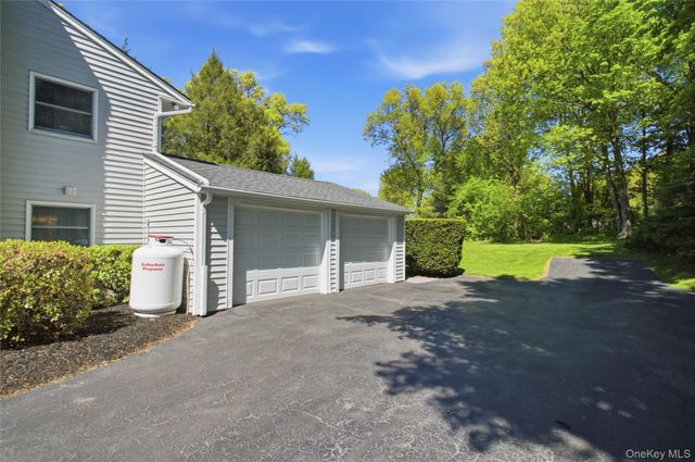32 Meadow Ridge Road, Brewster, NY 10509