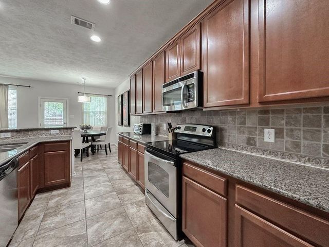 3 Fairlee Court, Magnolia, TX 77354