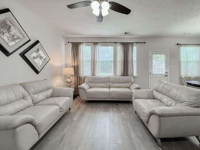 3 Fairlee Court, Magnolia, TX 77354
