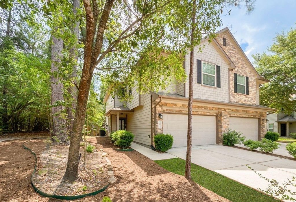 3 Fairlee Court, Magnolia, TX 77354