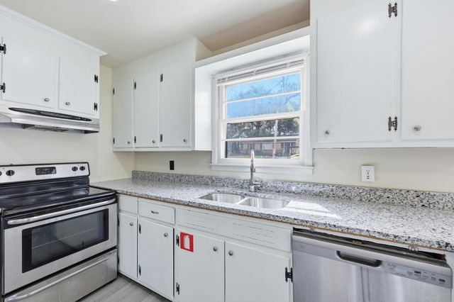 4126 Oakridge Drive, North Charleston, SC 29418