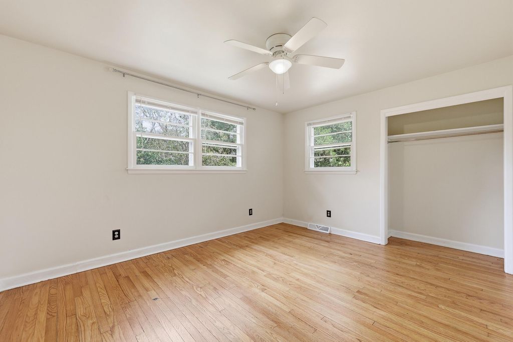 Image 18 of property listing at 4126 Oakridge Drive, North Charleston, SC 29418