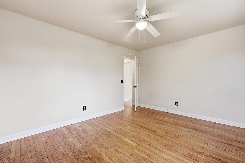 Image 19 of property listing at 4126 Oakridge Drive, North Charleston, SC 29418