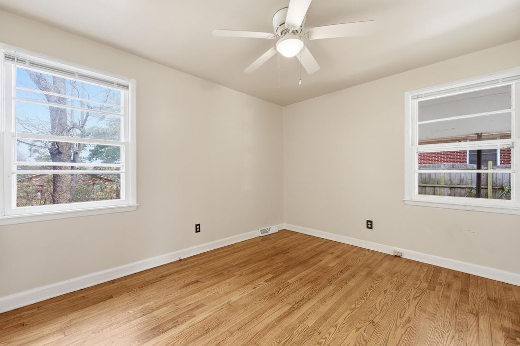 Image 24 of property listing at 4126 Oakridge Drive, North Charleston, SC 29418