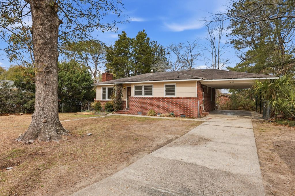 Image 9 of property listing at 4126 Oakridge Drive, North Charleston, SC 29418