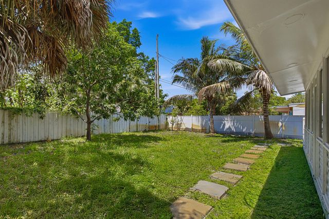 422 49th Street, West Palm Beach, FL 33407