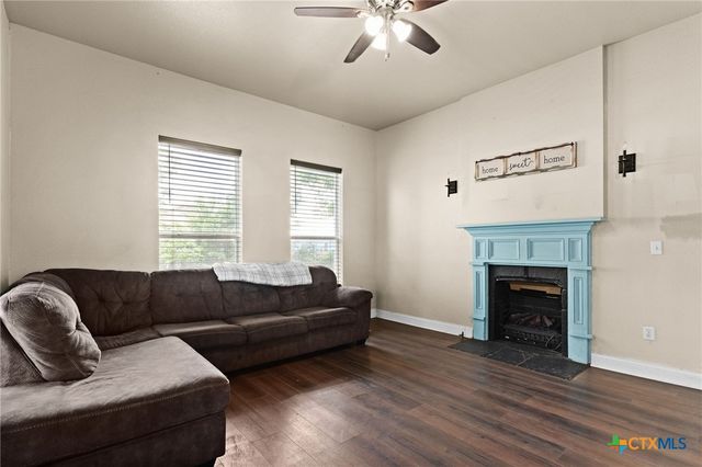 607 S Main St, Lampasas, TX 76550