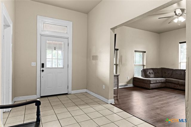 607 S Main St, Lampasas, TX 76550