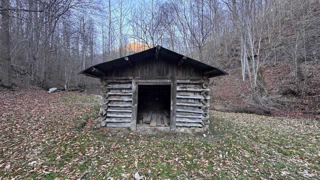 421 Wren Branch Road, Oneida, KY 40972